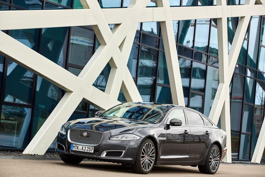  Jaguar XJ L Autobiography 2015 года  (WW) (фото 8 из 23)